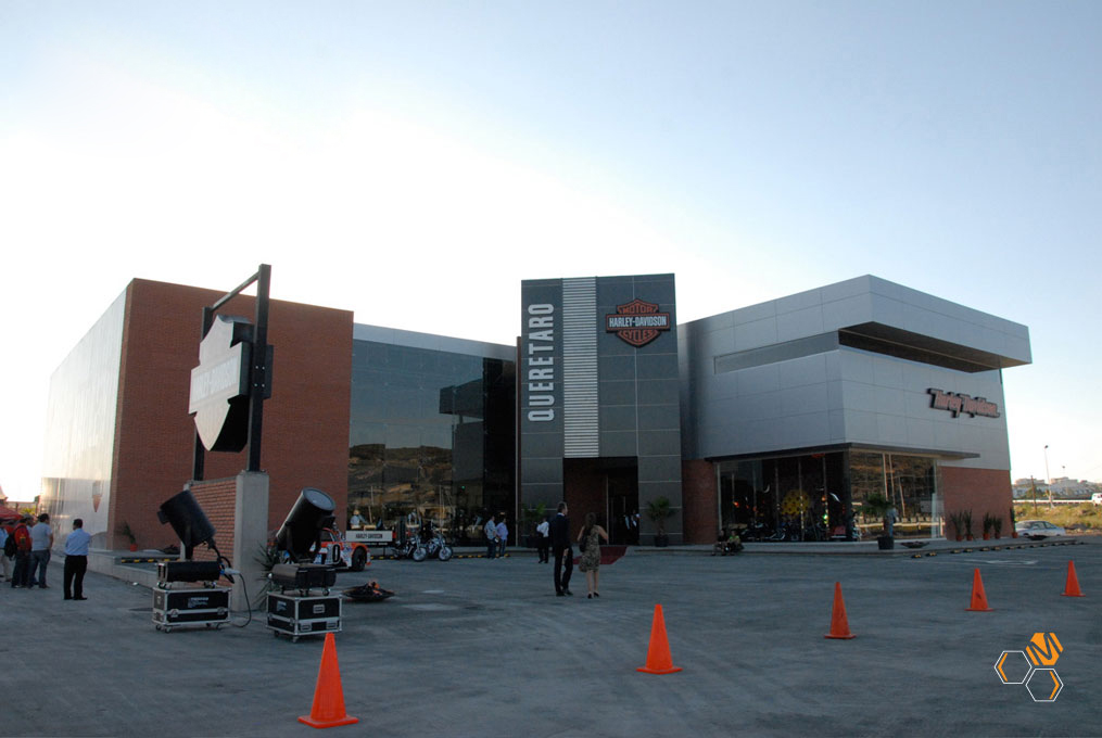 images/proyectos/COMERCIAL/001 HARLEY DAVIDSON/Interiores/harley-davidson-diseno-qro-comercial-arquitectos-en-queretaro-mem-arquitectos-construccion.jpg